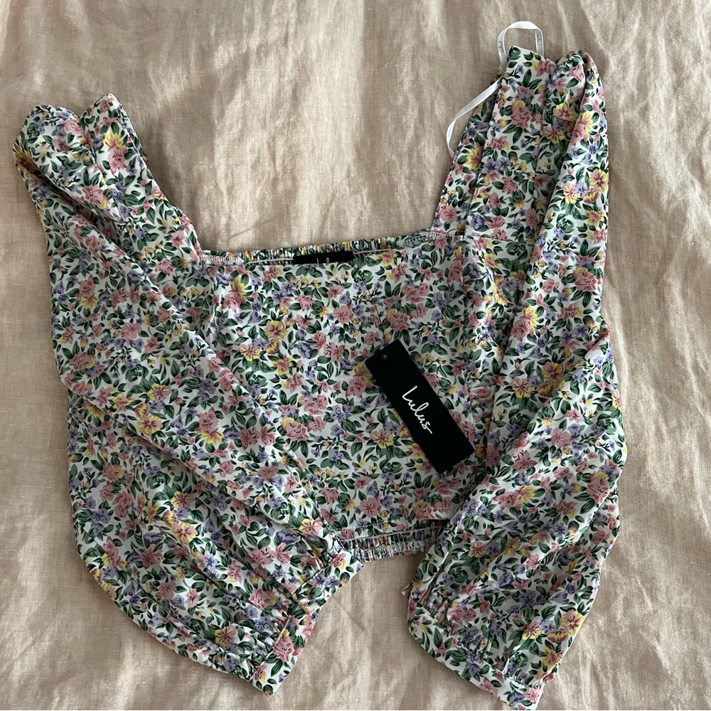 NWT - Lulus Even Sweeter White Floral Print Three-Quarter Sleeve Crop Top - XS